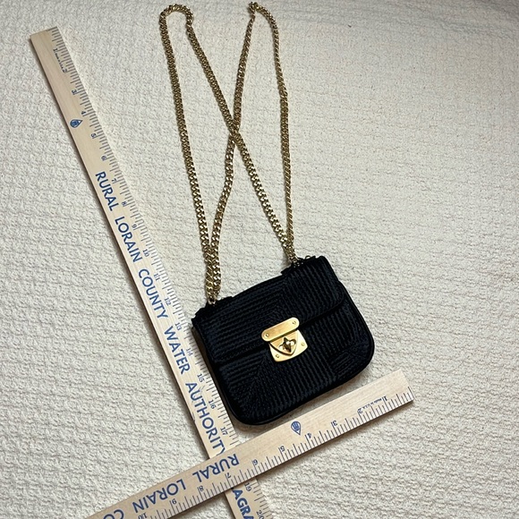 Talbots Evening purse Black w  gold chain 2 inside pockets w hot pink lining - Picture 5 of 12